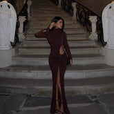 Vestido de noche elegante con cuello alto y estampado floral tridimensional, estilo socialite, con aberturas y cortes.